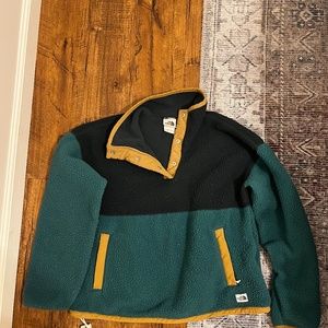 North Face fleece quarter snap L